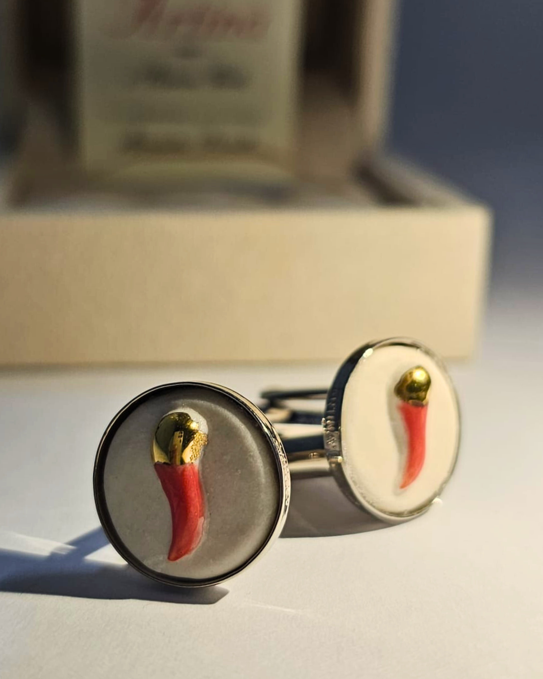 Gemelli Uomo in Porcellana di Capodimonte - Corno Portafortuna