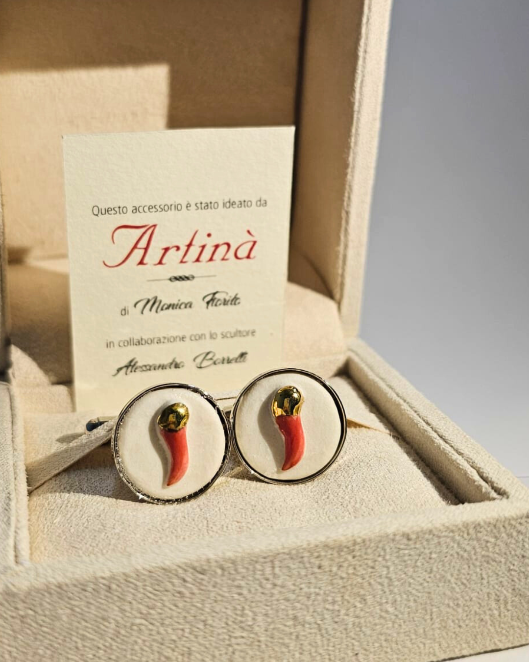 Gemelli Uomo in Porcellana di Capodimonte - Corno Portafortuna