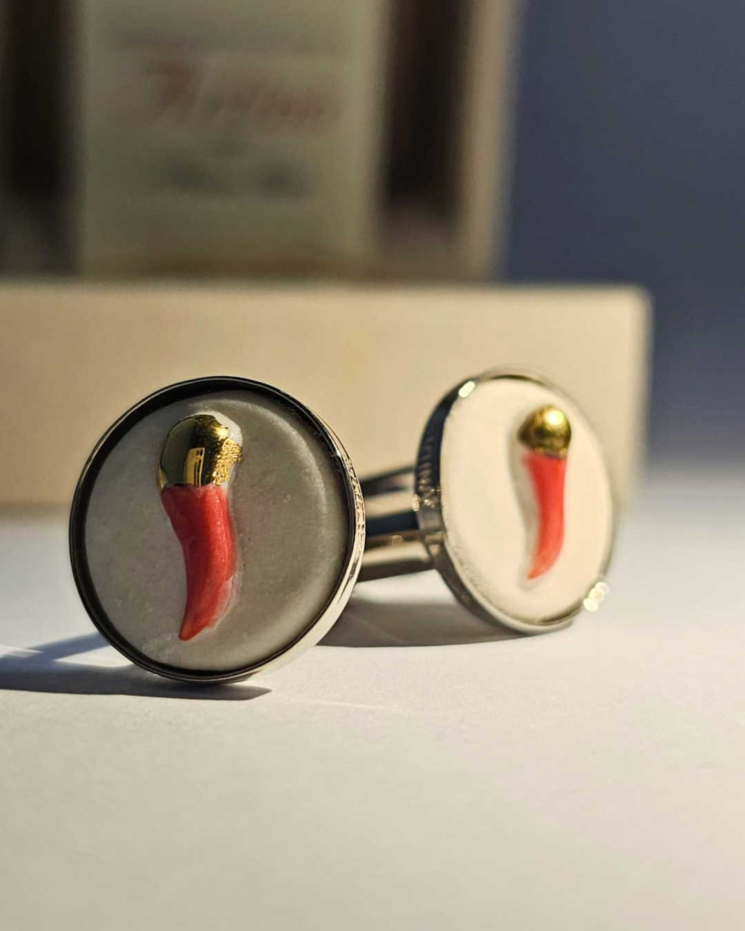 Gemelli Uomo in Porcellana di Capodimonte - Corno Portafortuna